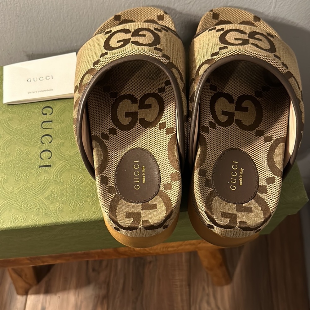 Gucci Gumbo GG around the slippers. Fit on only inside - Picture 2 of 6
